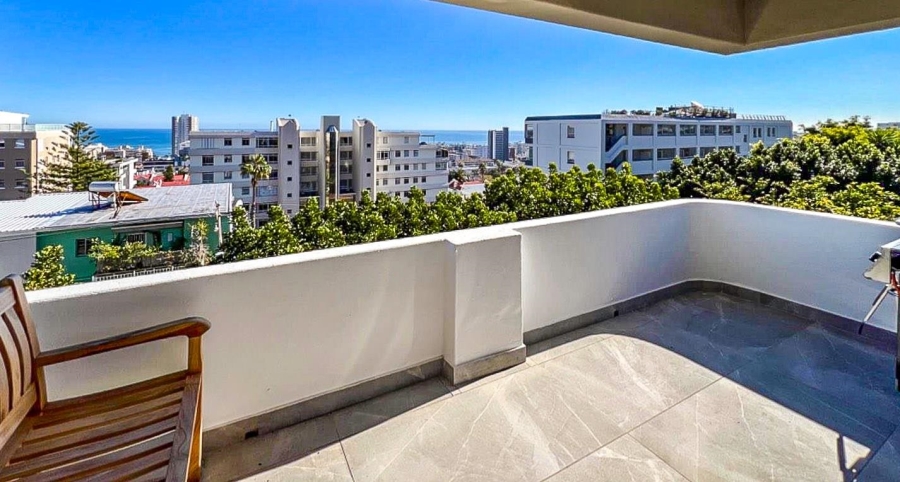 2 Bedroom Property for Sale in Sea Point Western Cape